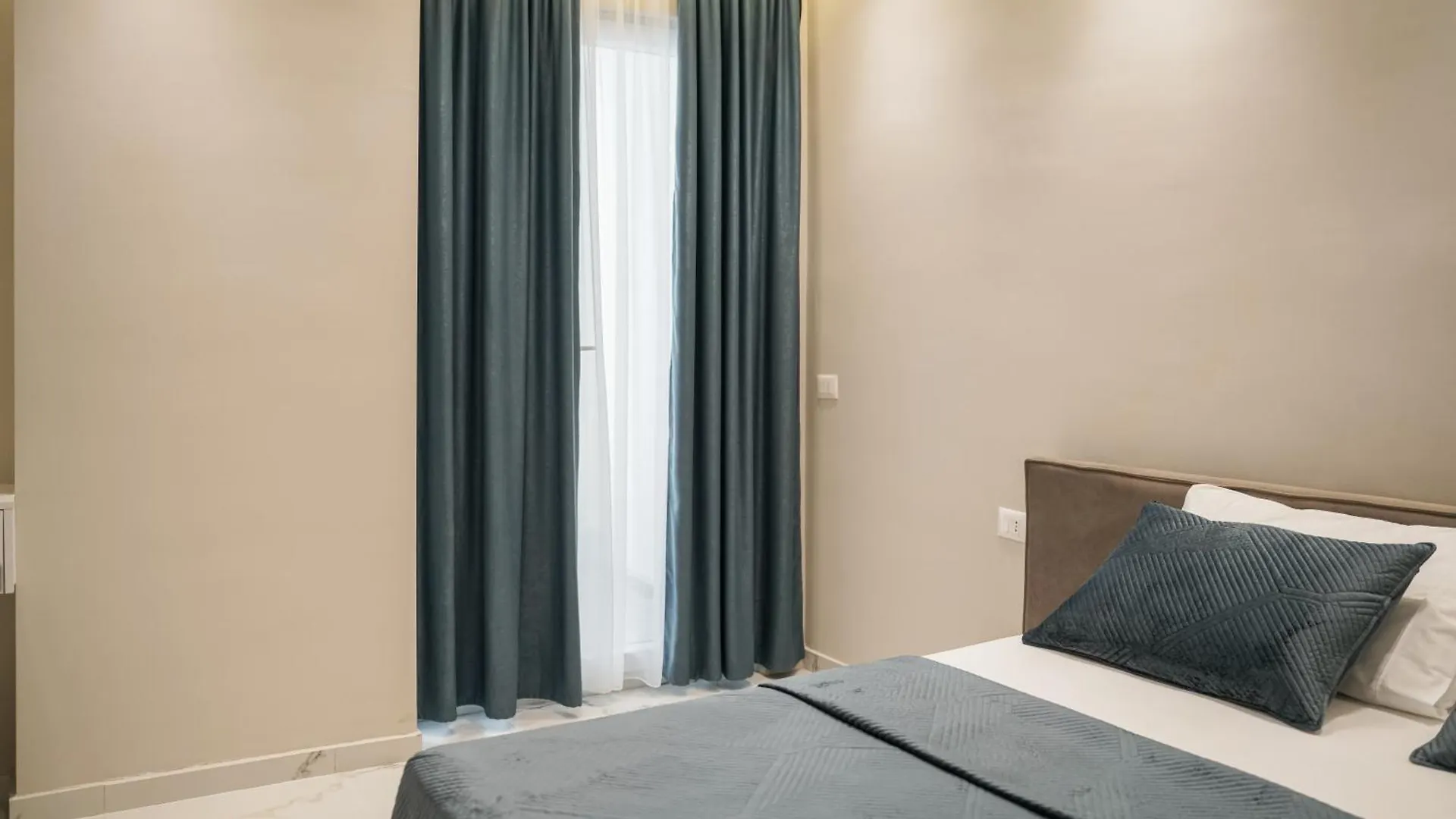 Azura Adriatik Apartments ゴーレム