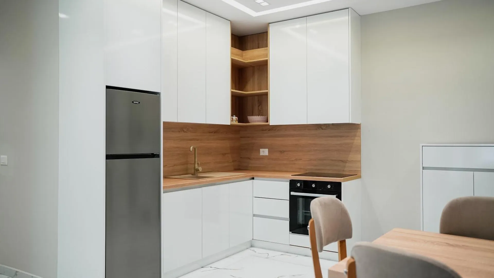 Azura Adriatik Apartments ゴーレム