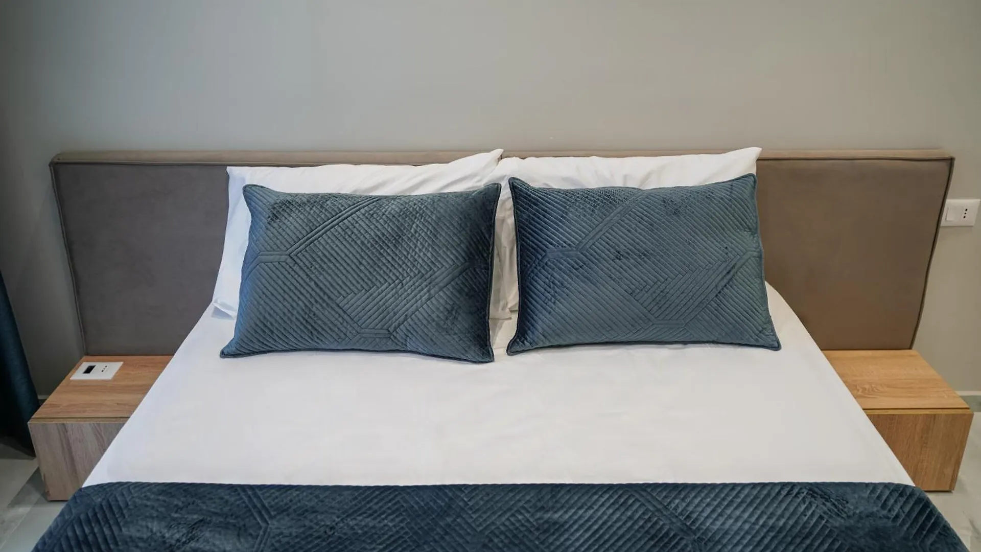 Azura Adriatik Apartments ゴーレム