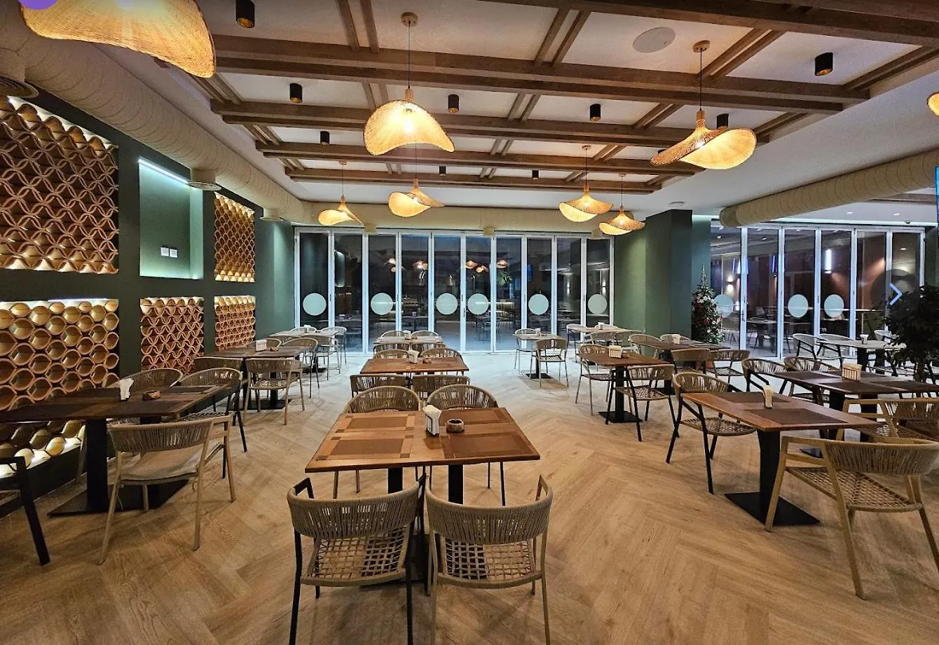 Azura Adriatik Apartments ゴーレム